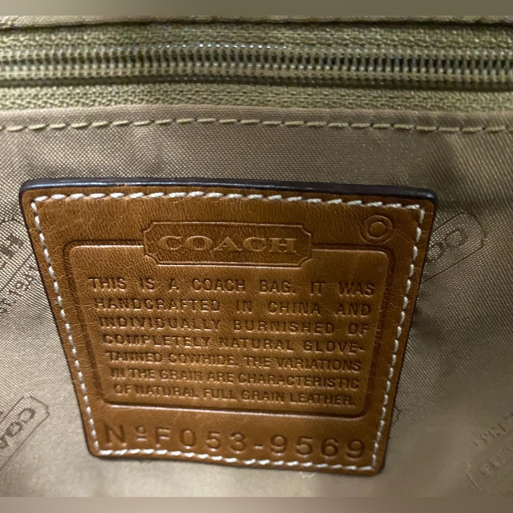 COACH Legacy Drawstring Backpack Light
Brown 9569 - Picture 4 of 8